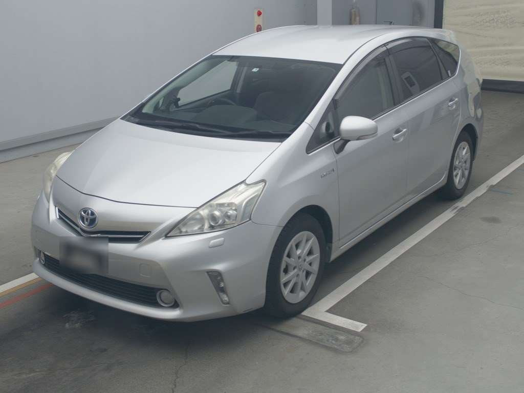 2013 Toyota Prius alpha ZVW41W[0]