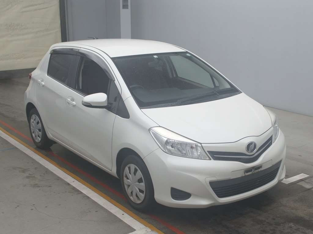 2012 Toyota Vitz KSP130[2]