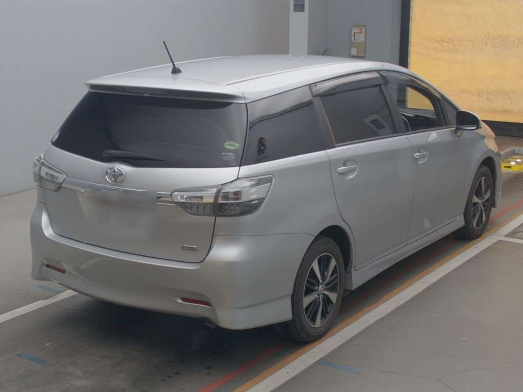 2013 Toyota Wish ZGE20W[1]