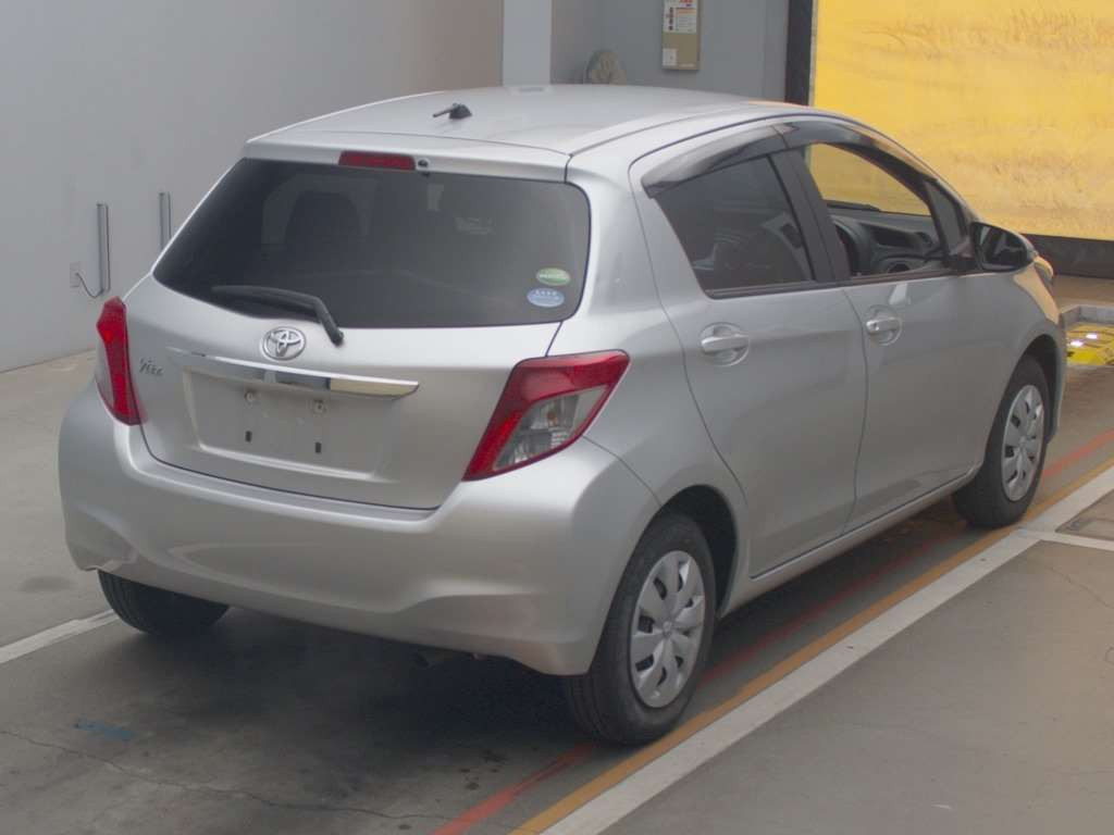 2014 Toyota Vitz NSP130[1]