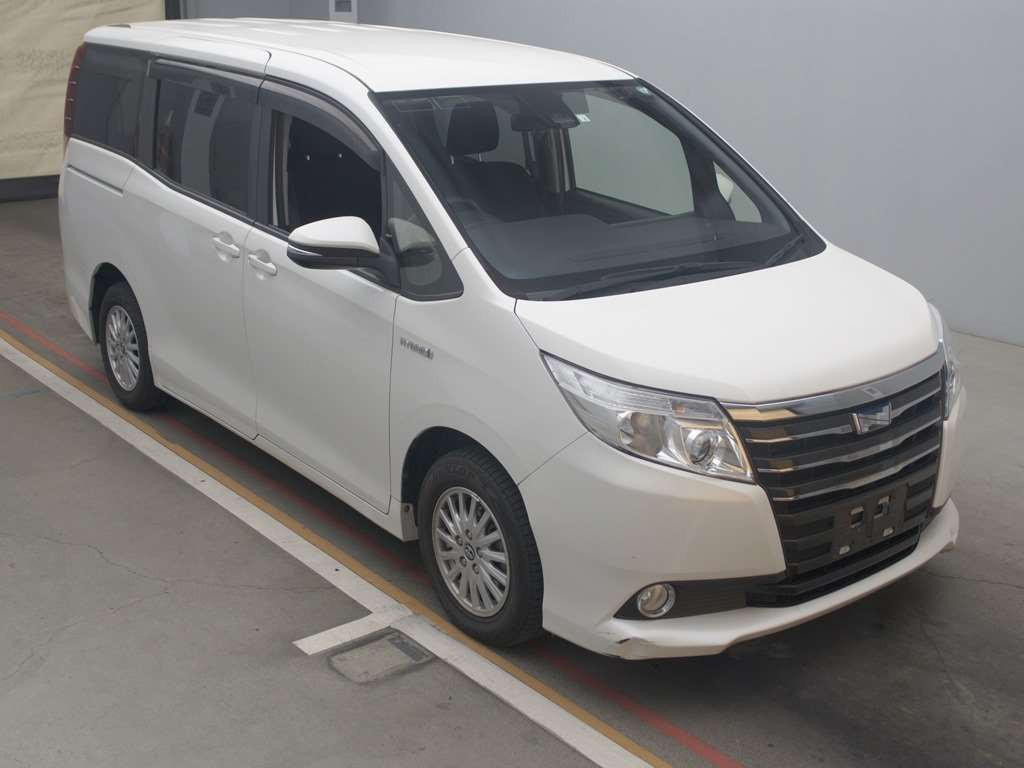 2016 Toyota Noah ZWR80G[2]