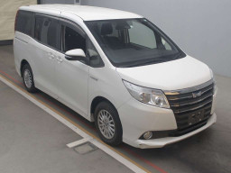 2016 Toyota Noah