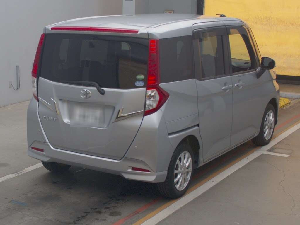 2017 Toyota Roomy M910A[1]