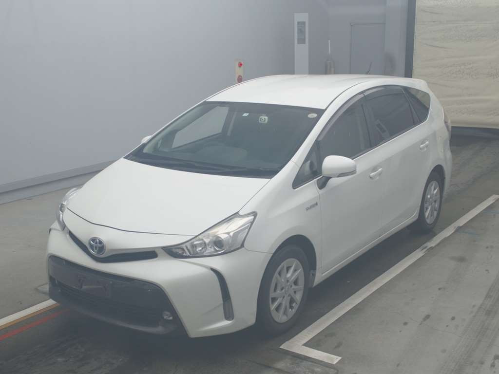 2015 Toyota Prius alpha ZVW41W[0]