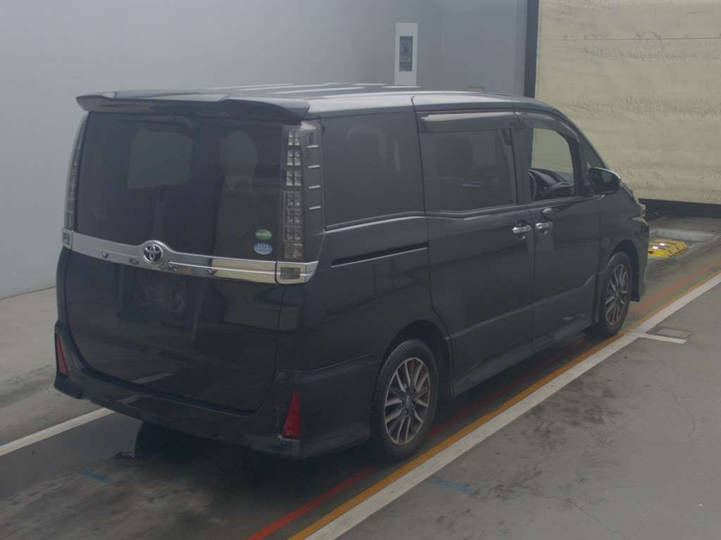 2017 Toyota Voxy ZRR80W[1]