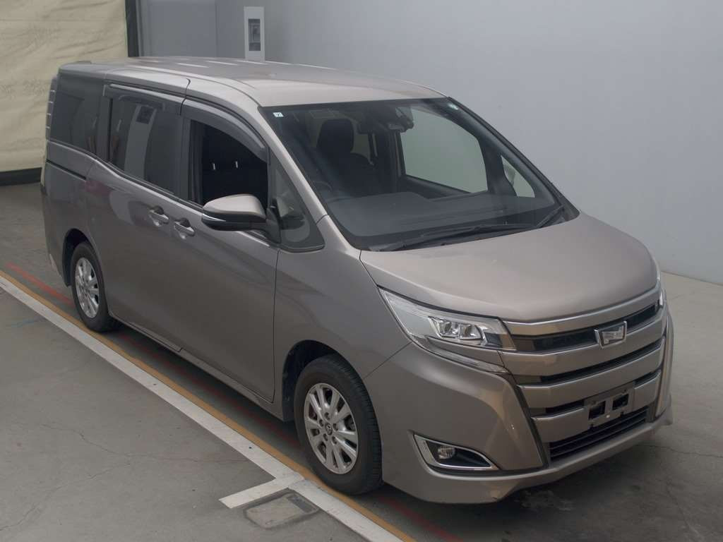 2017 Toyota Noah ZRR80G[2]