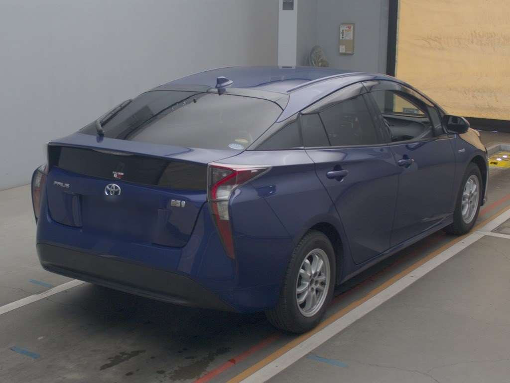 2018 Toyota Prius ZVW50[1]