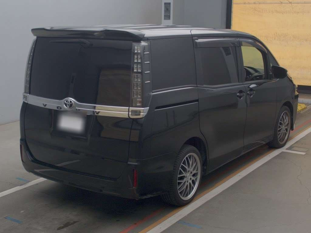 2014 Toyota Voxy ZRR80G[1]