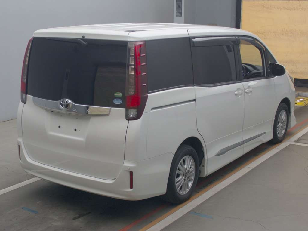 2017 Toyota Noah ZRR80G[1]