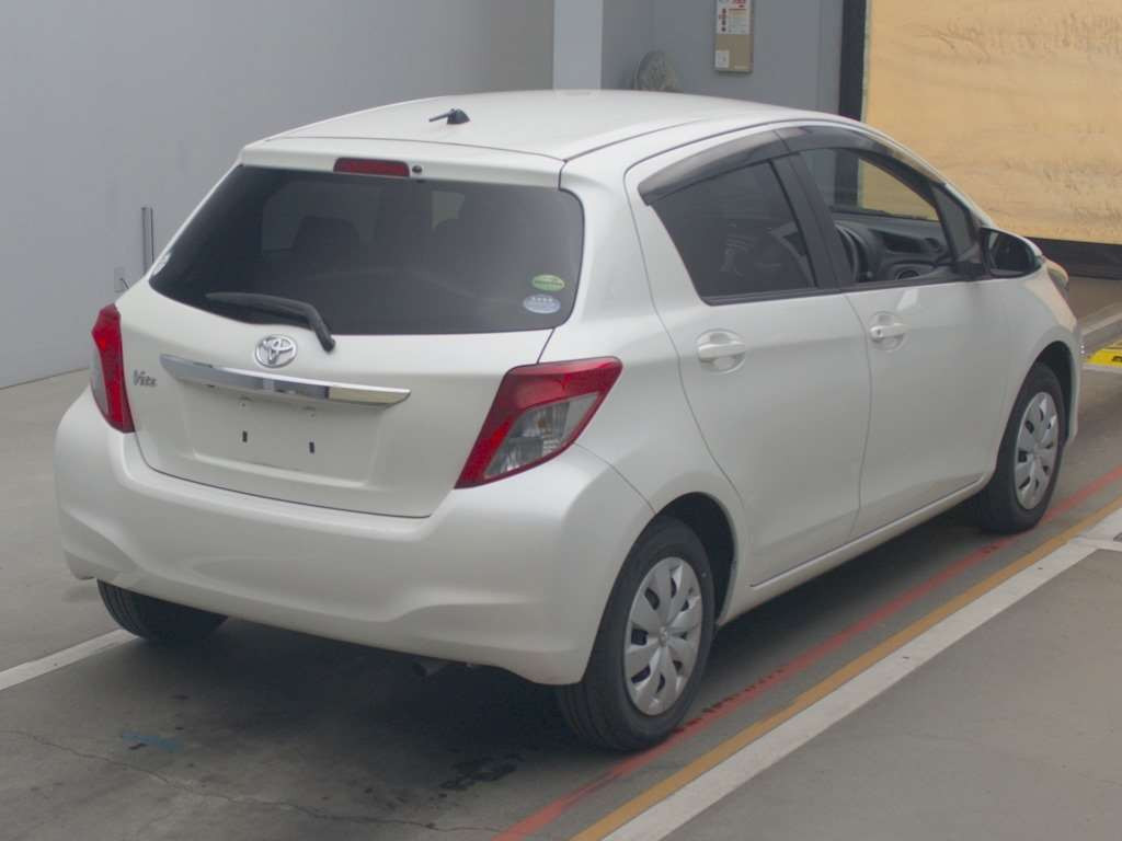 2014 Toyota Vitz NSP130[1]