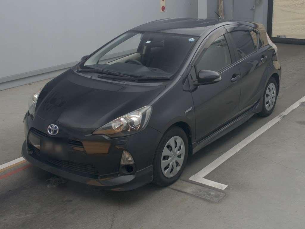 2013 Toyota Aqua NHP10[0]