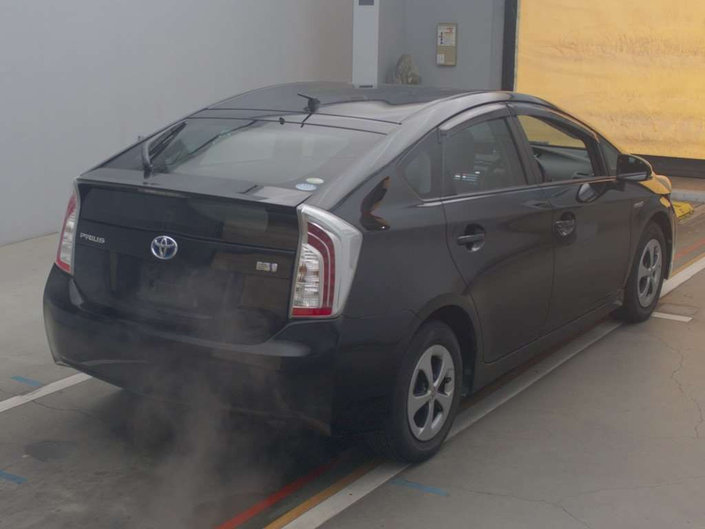 2012 Toyota Prius ZVW30[1]