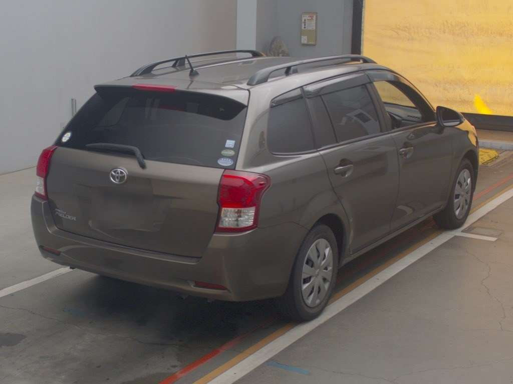 2013 Toyota Corolla Fielder NZE161G[1]