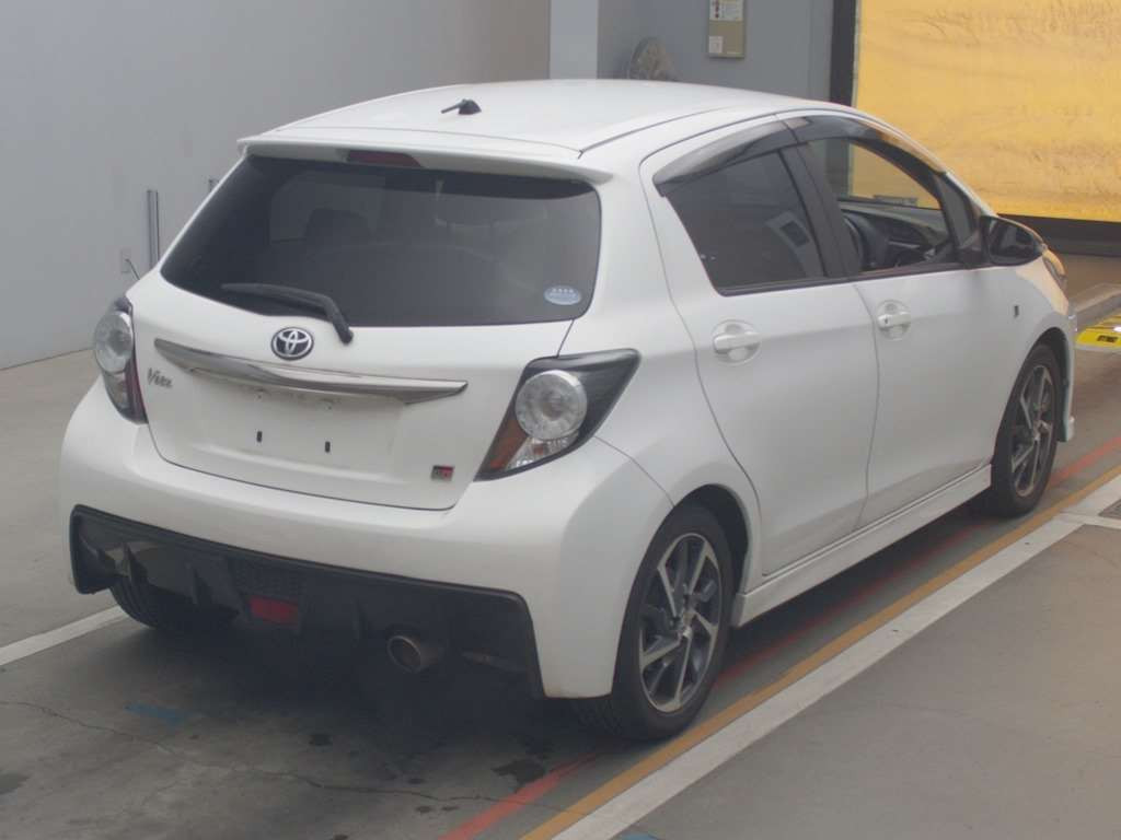 2018 Toyota Vitz NCP131[1]