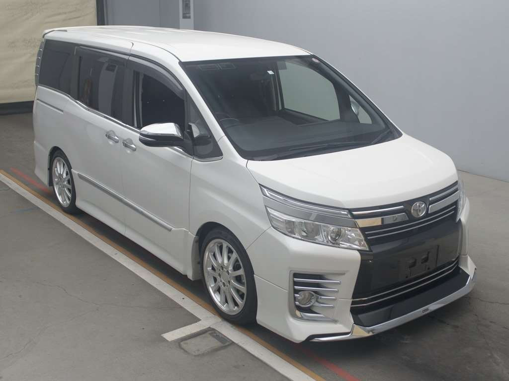 2015 Toyota Voxy ZRR80W[2]