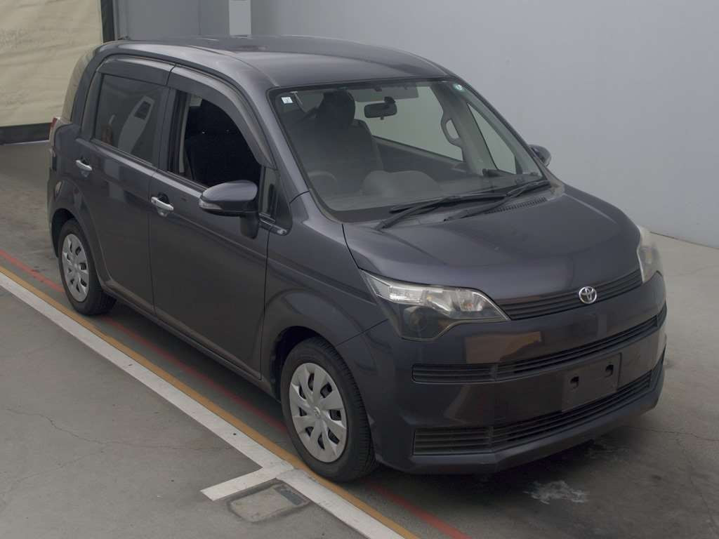 2015 Toyota Spade NCP141[2]