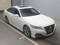 2019 Toyota Crown Hybrid