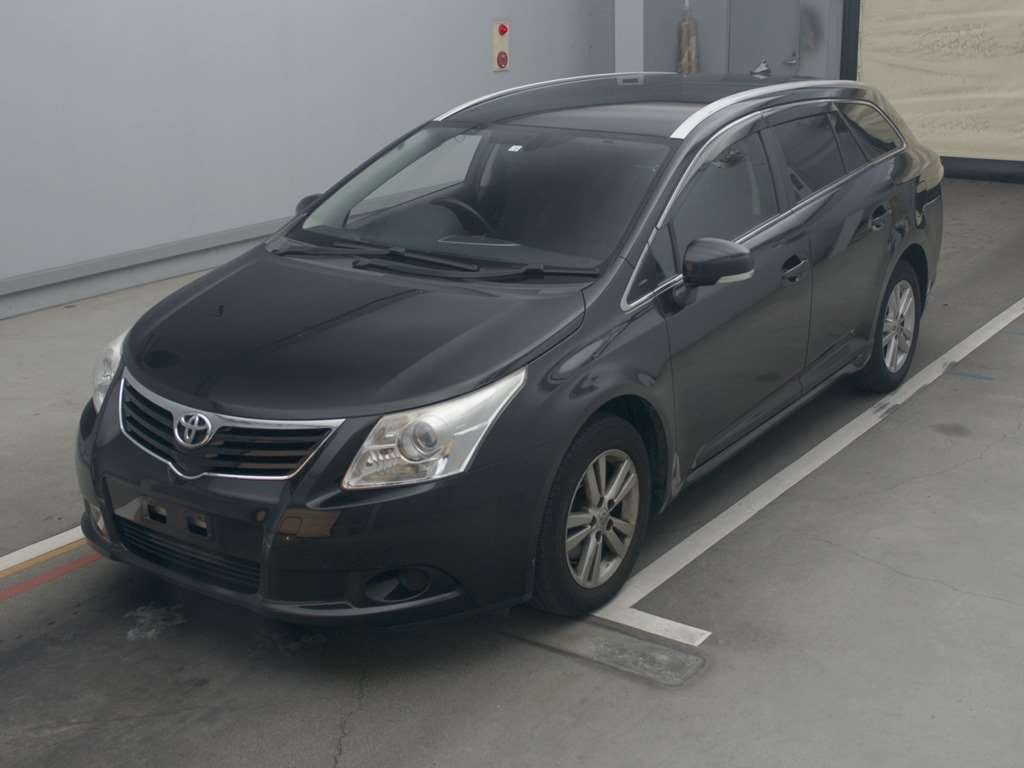 2012 Toyota Avensis Wagon ZRT272W[0]