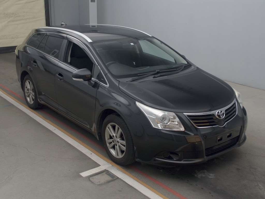 2012 Toyota Avensis Wagon ZRT272W[2]