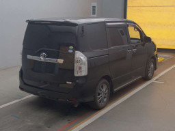 2012 Toyota Voxy