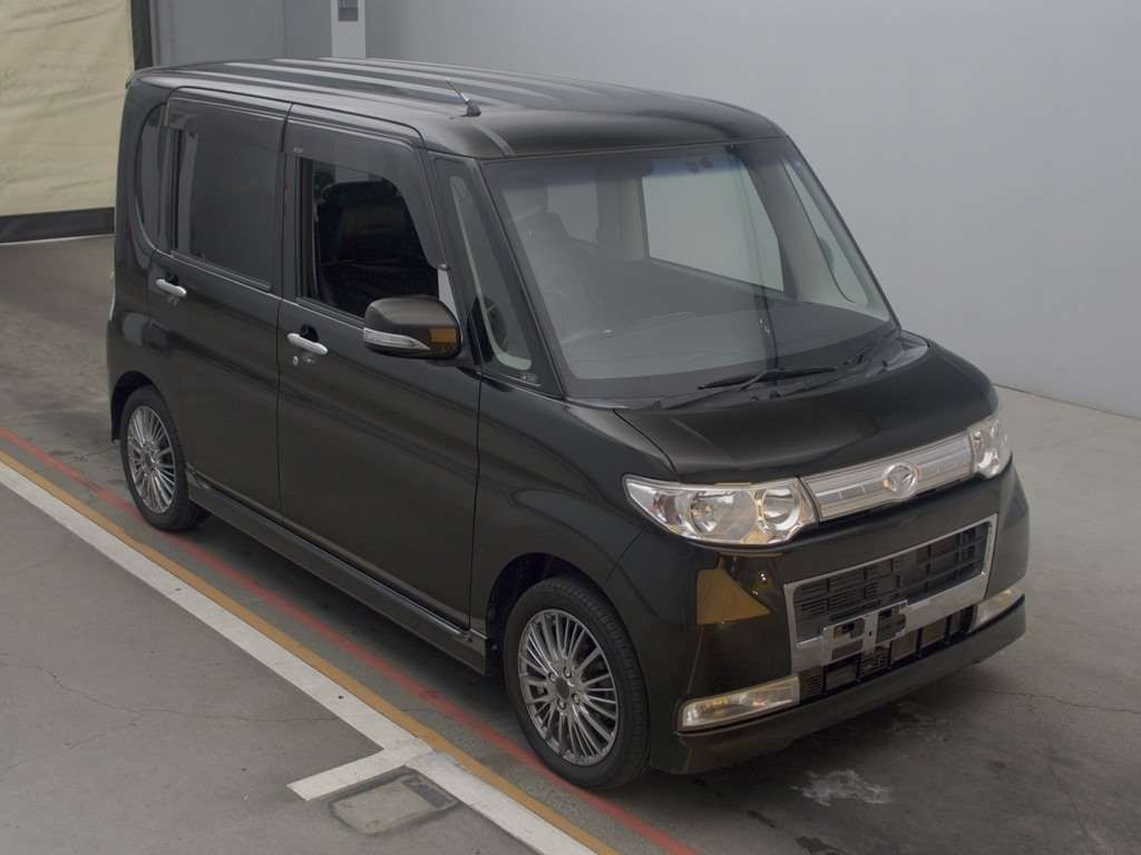 2010 Daihatsu Tanto Custom L375S[2]