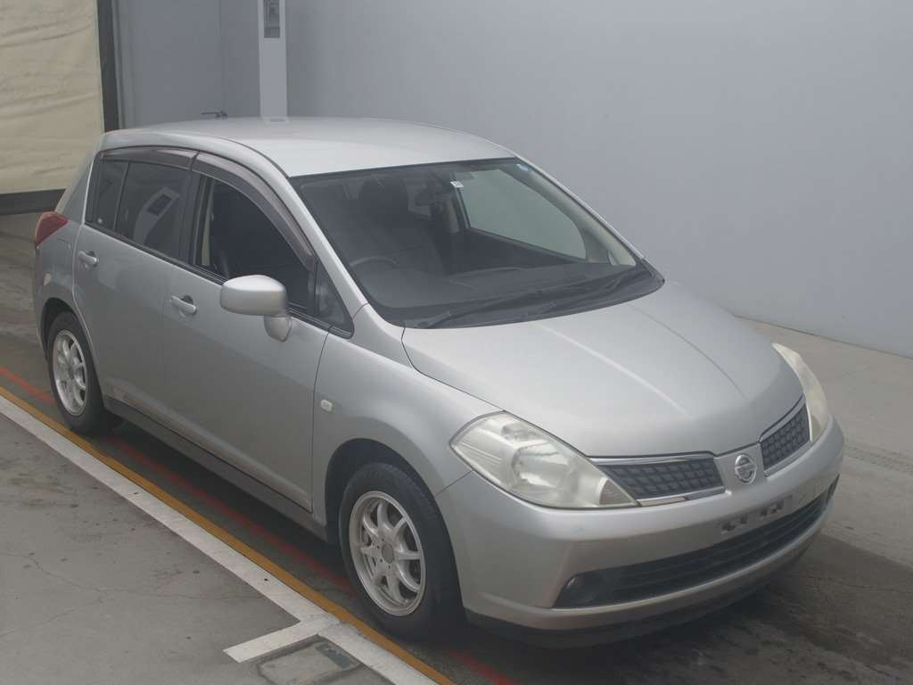 2005 Nissan Tiida C11[2]