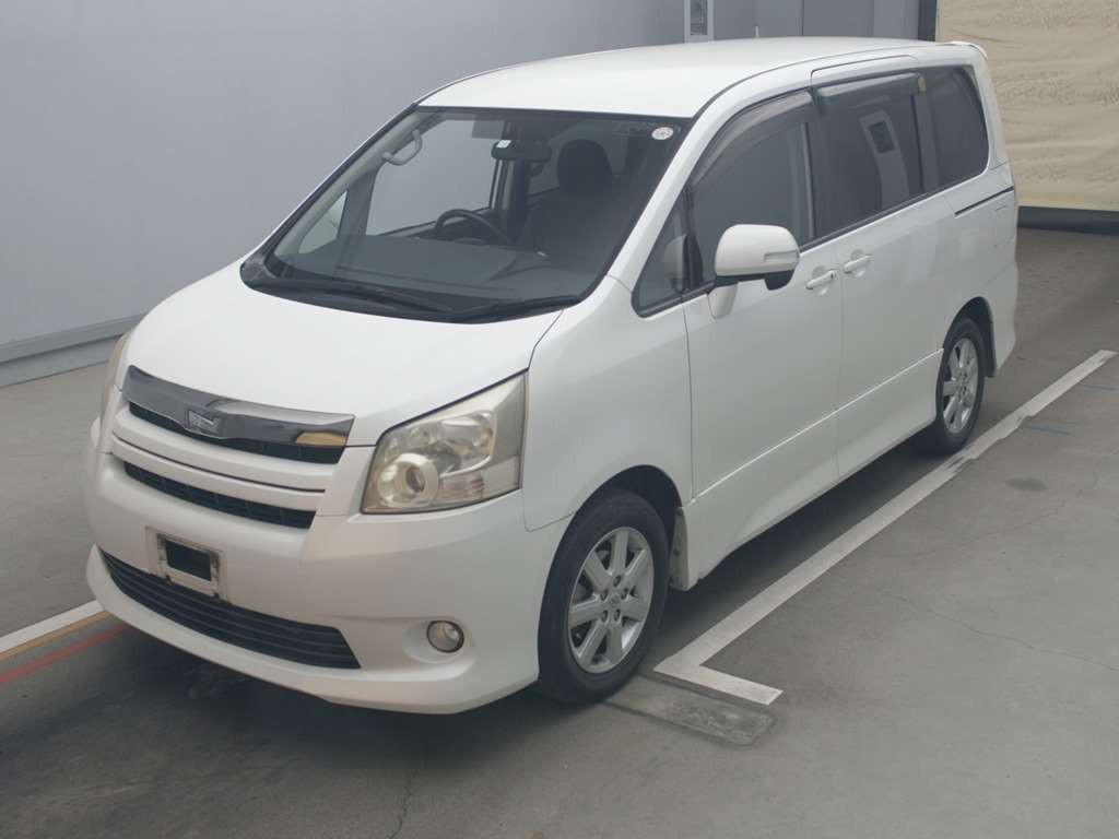 2010 Toyota Noah ZRR70W[0]