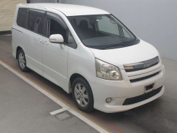 2010 Toyota Noah