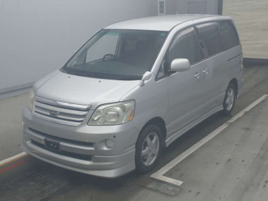 2006 Toyota Noah