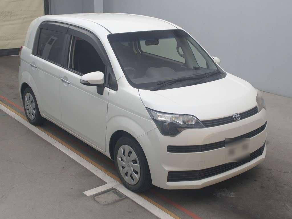 2013 Toyota Spade NCP141[2]