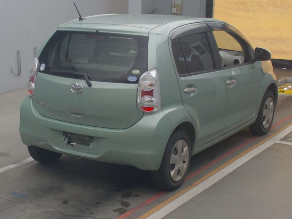 2010 Toyota Passo KGC30[1]