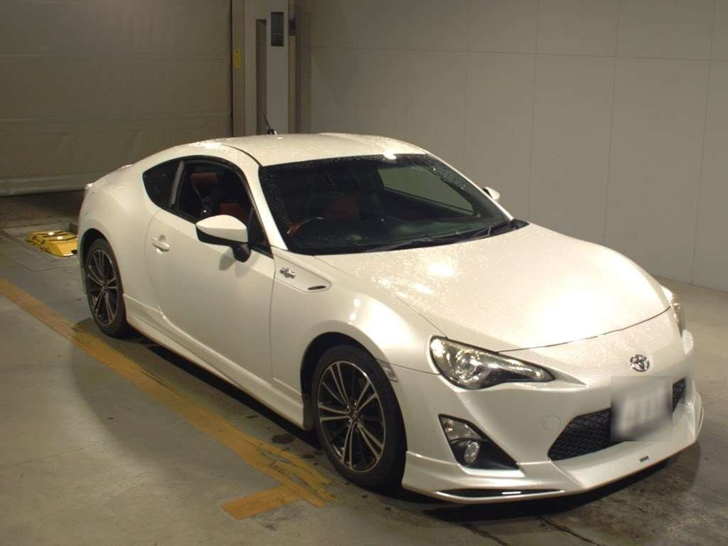 2012 Toyota 86 ZN6[2]