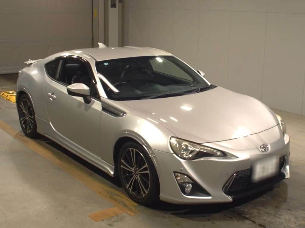 2012 Toyota 86 ZN6[2]