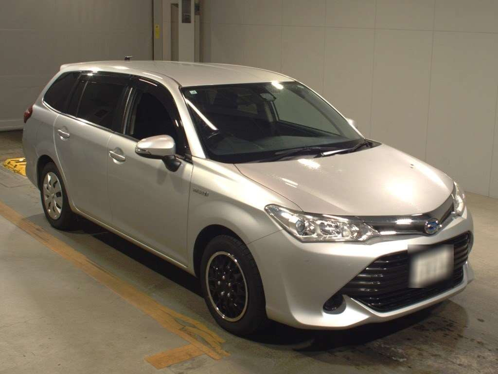 2015 Toyota Corolla Fielder NKE165G[2]