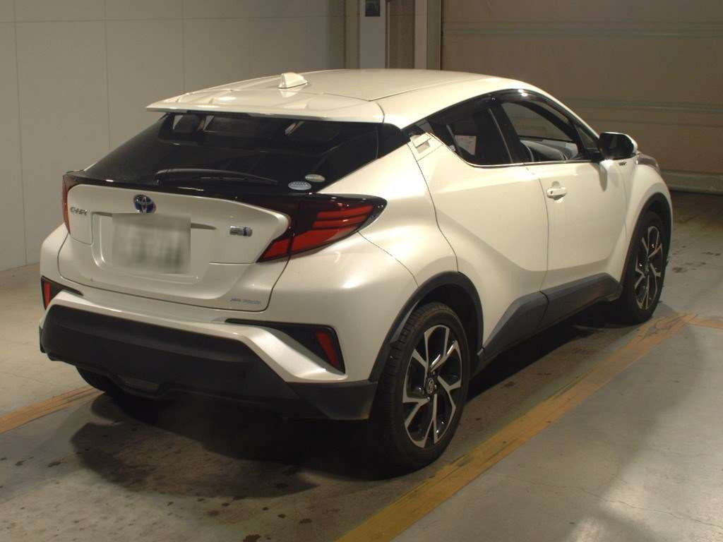 2020 Toyota C-HR ZYX11[1]