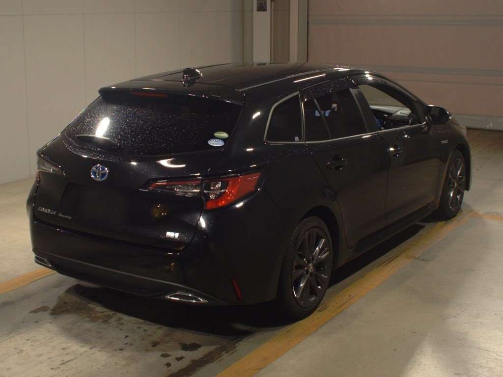 2020 Toyota Corolla Touring Wagon ZWE211W[1]