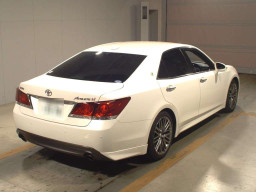 2013 Toyota Crown