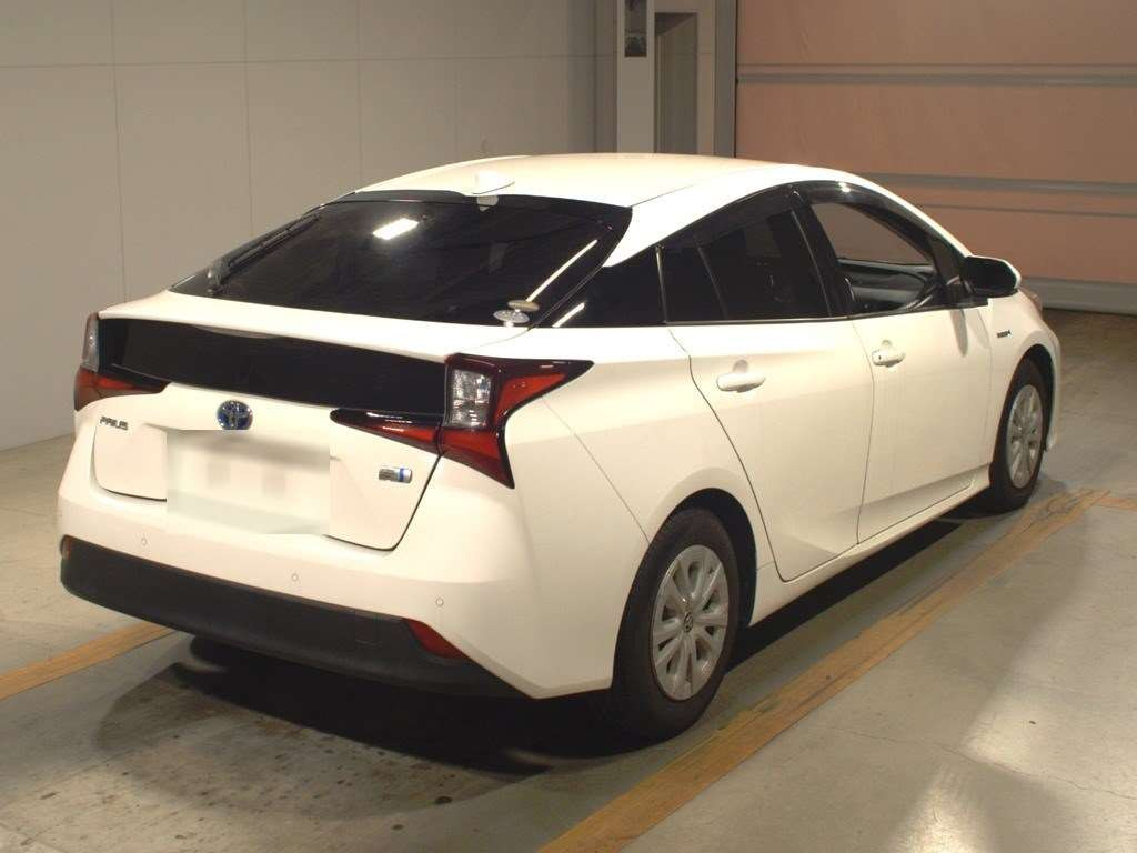 2019 Toyota Prius ZVW51[1]