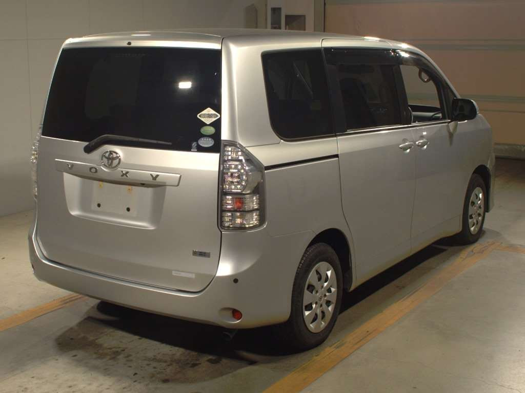 2013 Toyota Voxy ZRR70G[1]