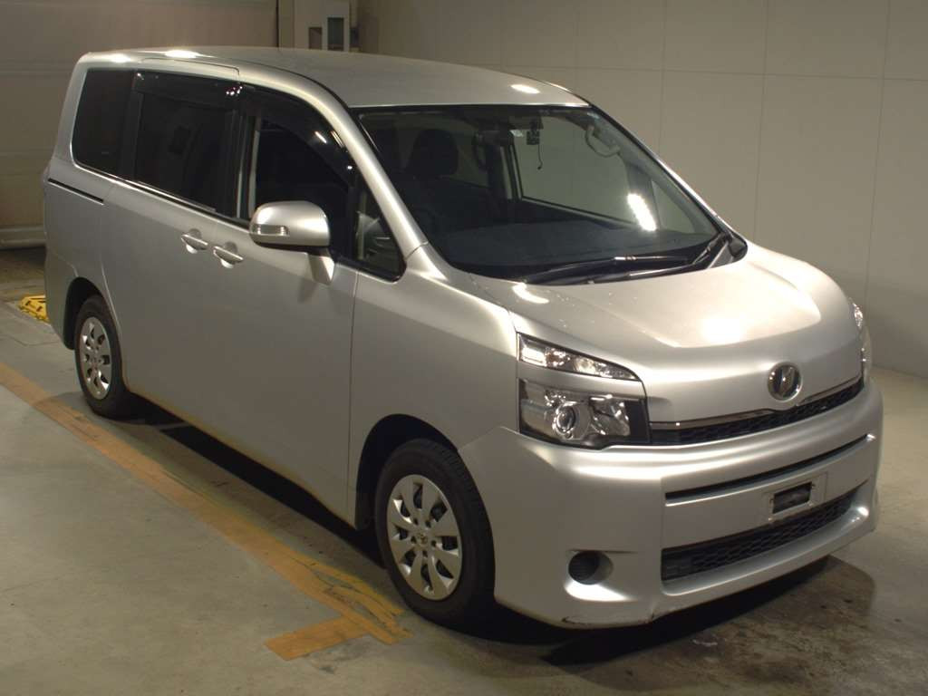 2013 Toyota Voxy ZRR70G[2]