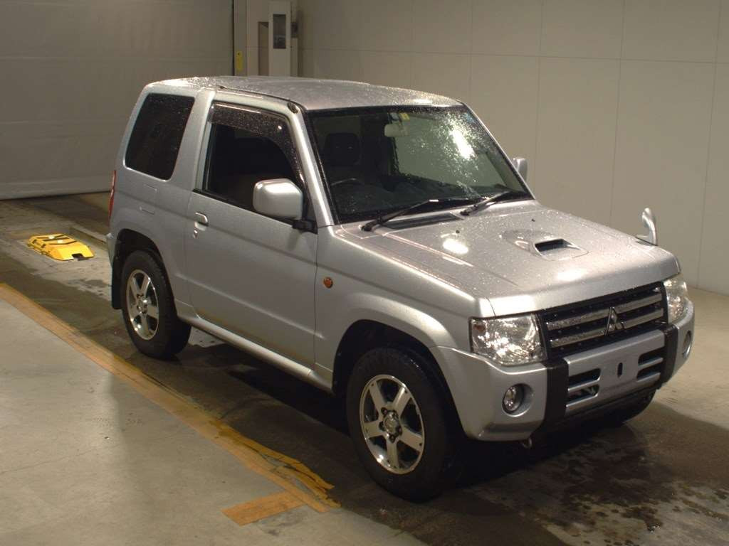 2010 Mitsubishi Pajero Mini H58A[2]