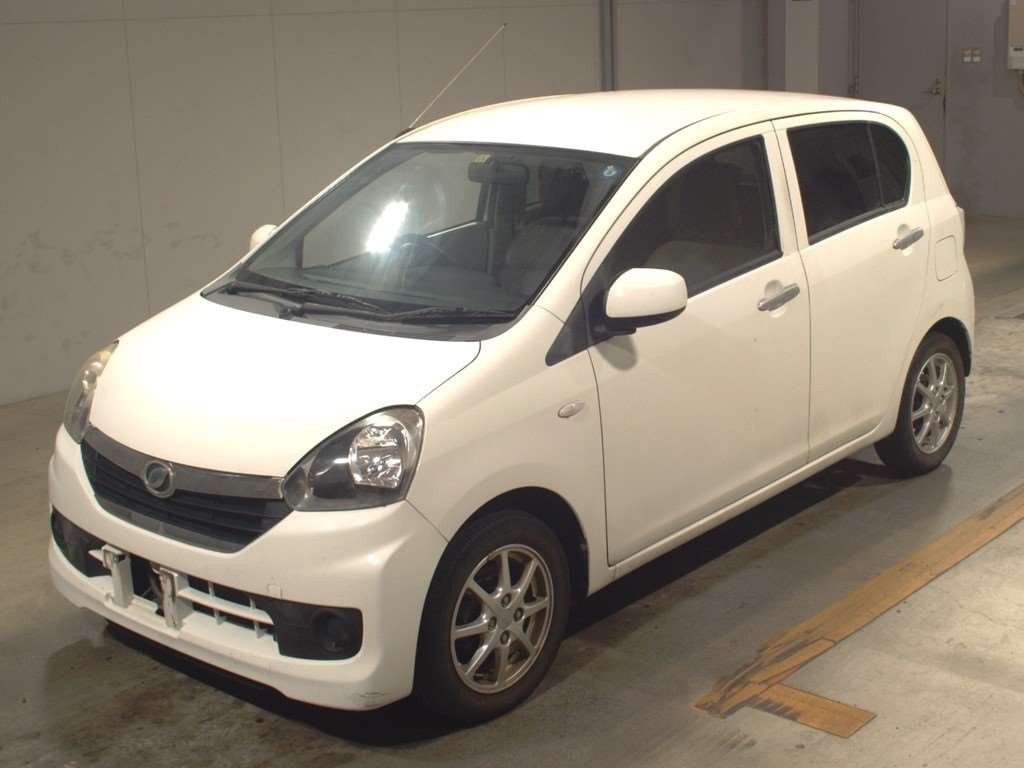 2015 Daihatsu Mira es LA300S[0]