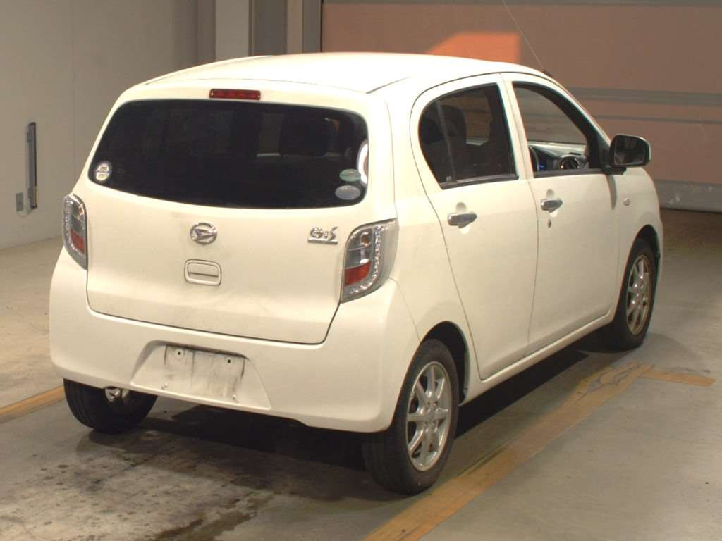 2015 Daihatsu Mira es LA300S[1]