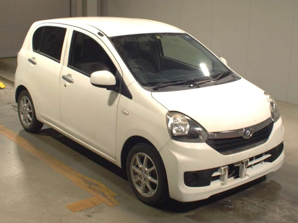 2015 Daihatsu Mira es LA300S[2]