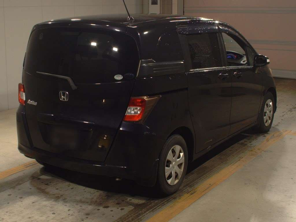 2011 Honda Freed Spike GB3[1]