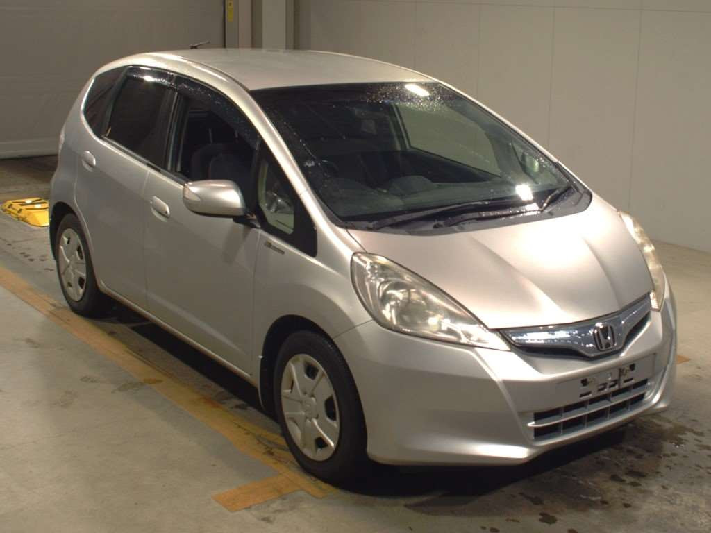 2012 Honda Fit Hybrid GP1[2]