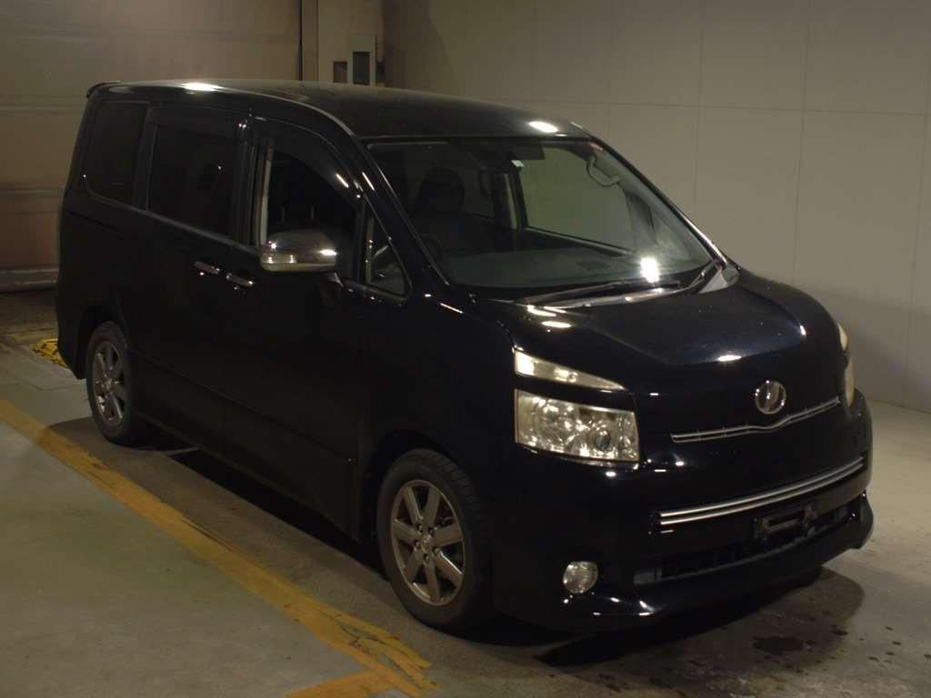 2010 Toyota Voxy ZRR70W[2]