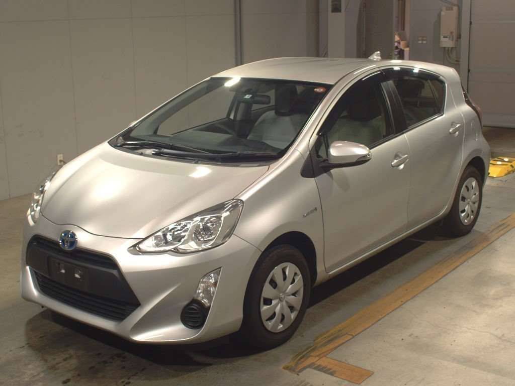 2015 Toyota Aqua NHP10[0]