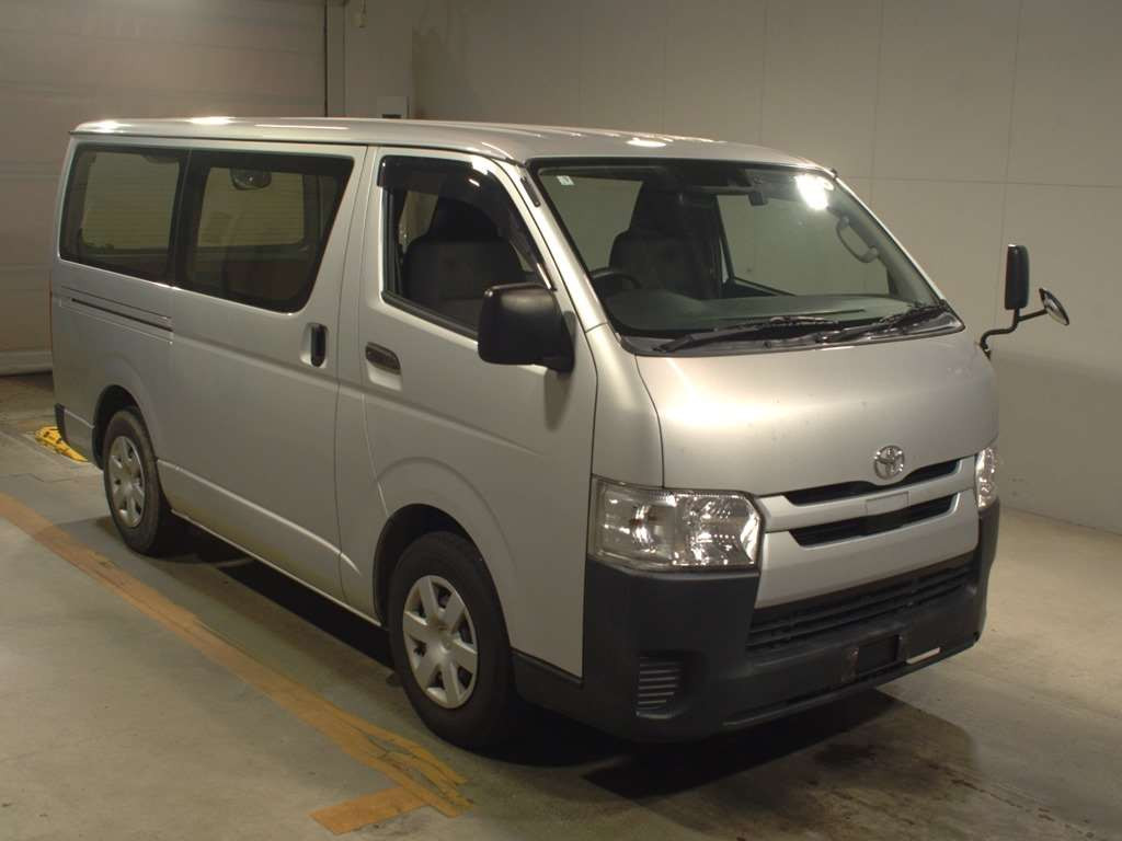 2019 Toyota Regiusace Van GDH201V[2]