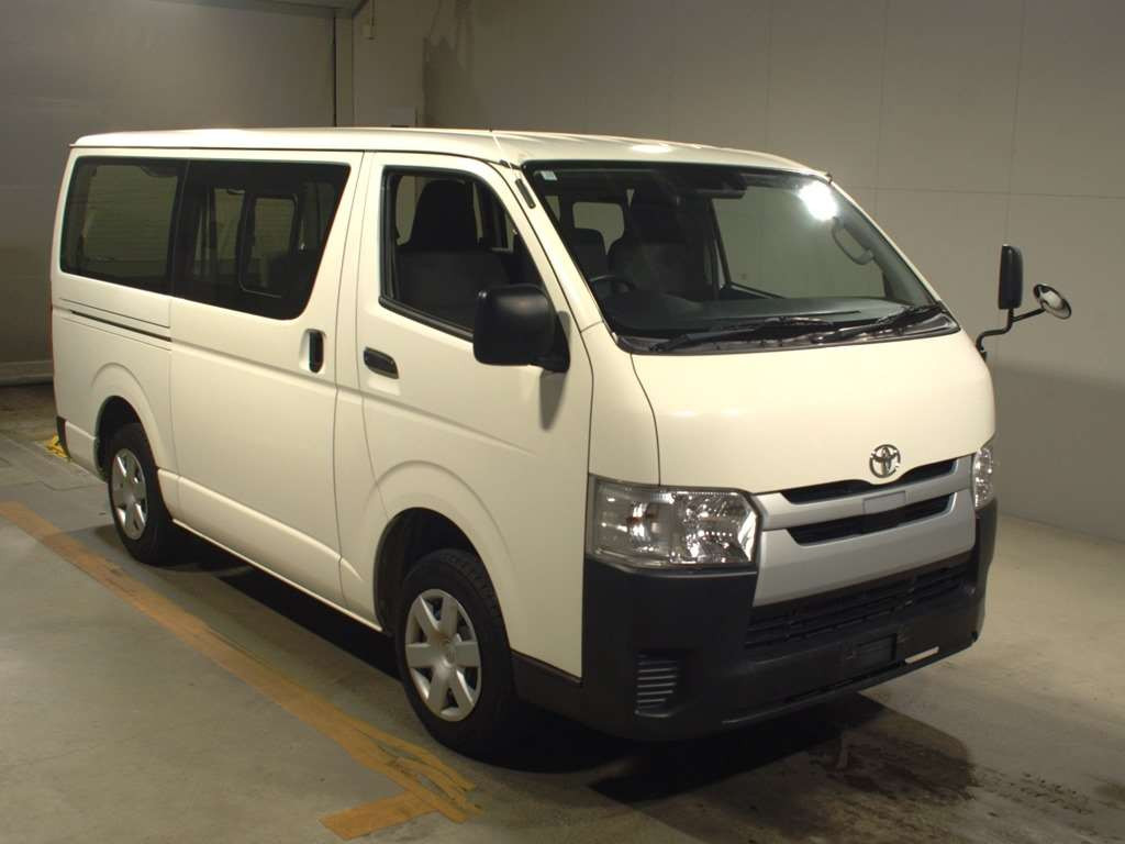 2019 Toyota Hiace Van GDH201V[2]